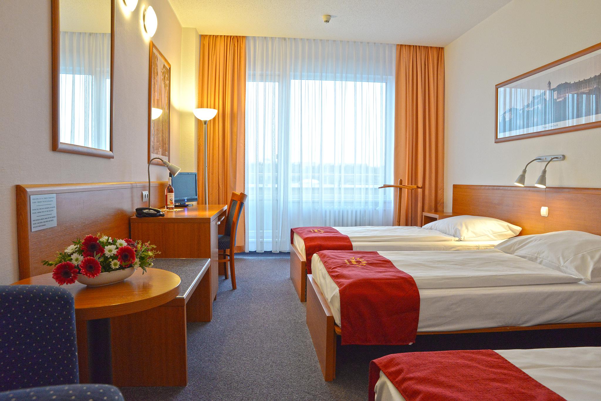 Avanti Hotel Brno Buitenkant foto