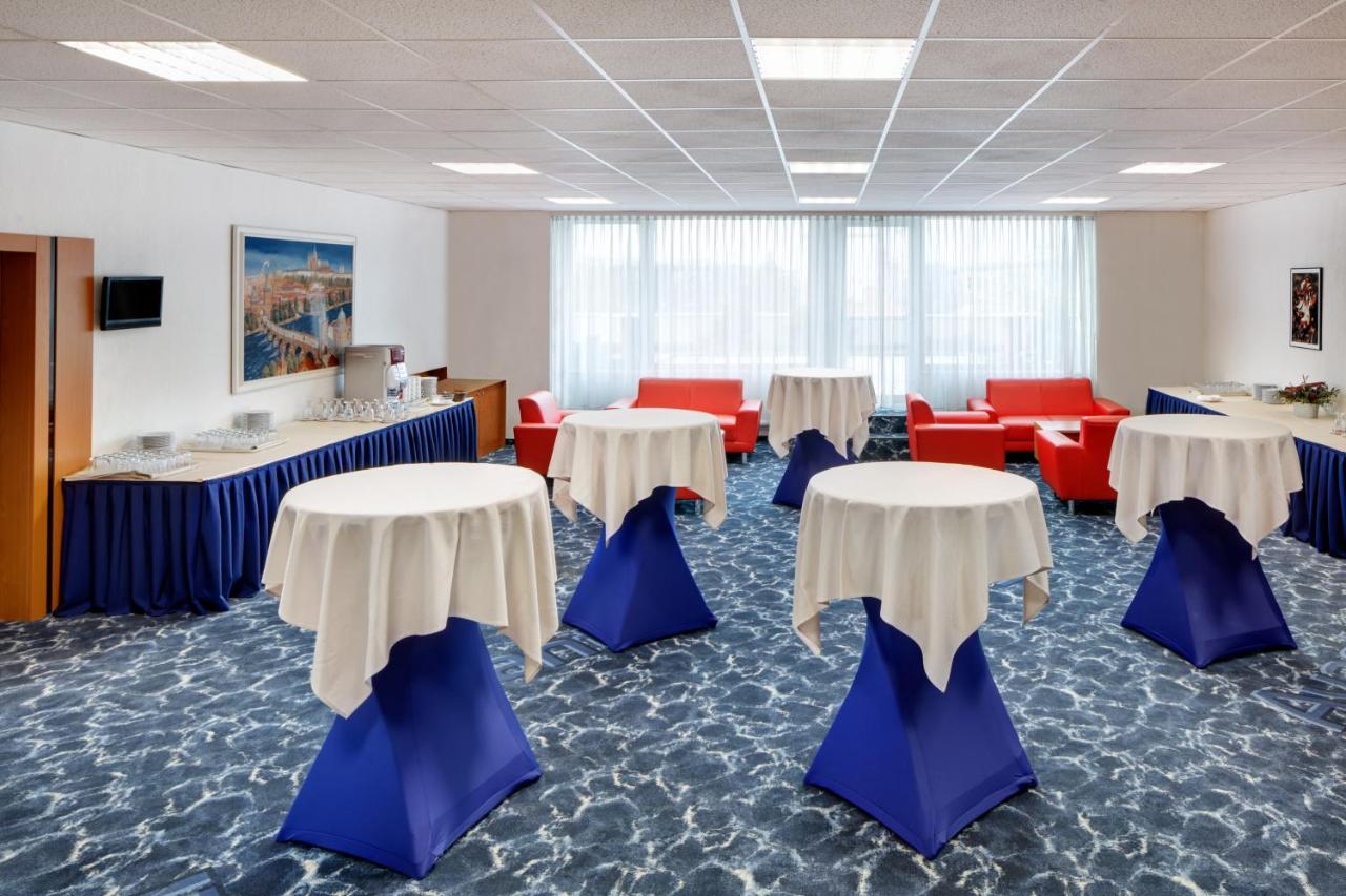 Avanti Hotel Brno Buitenkant foto