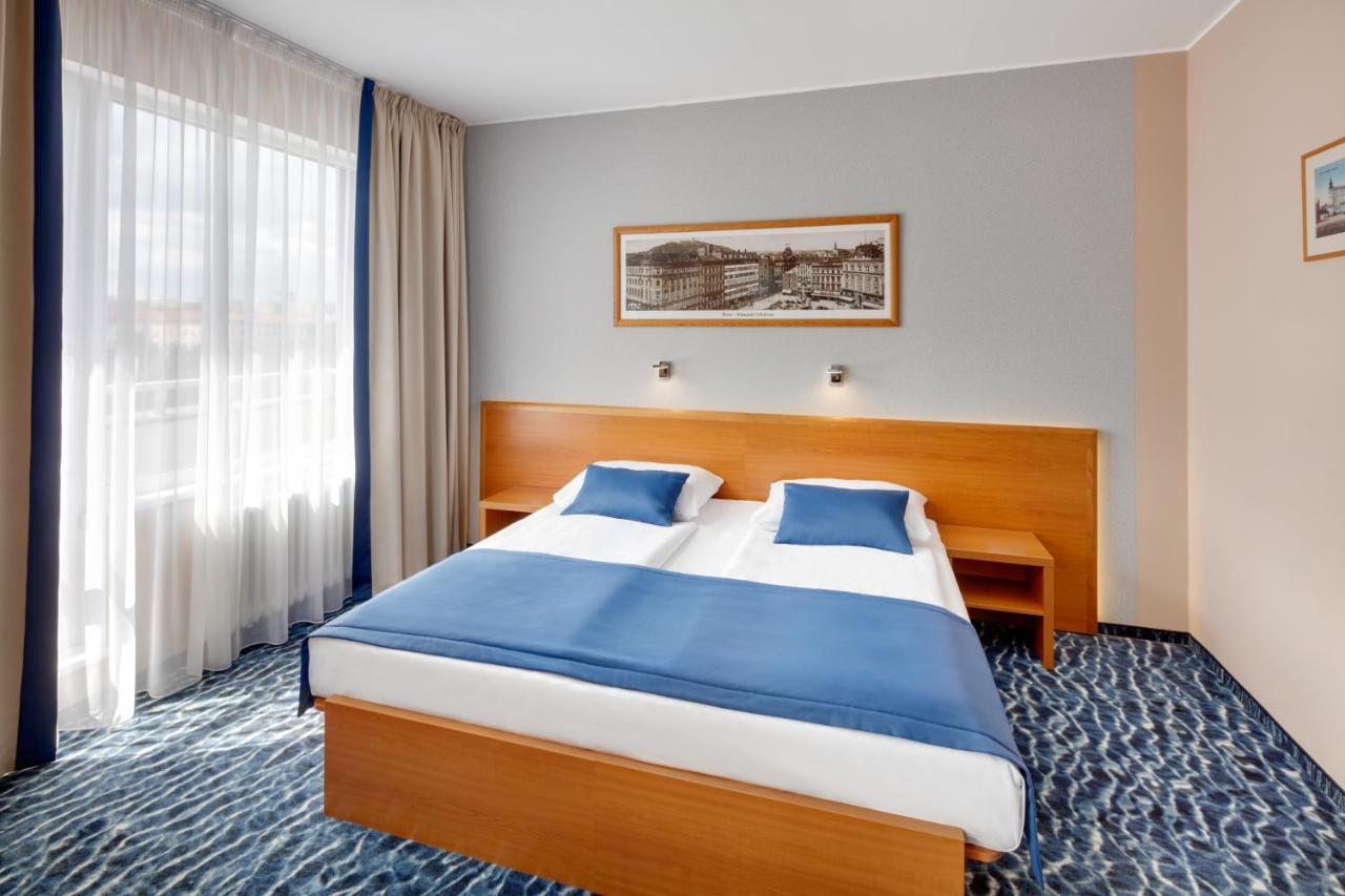 Avanti Hotel Brno Buitenkant foto