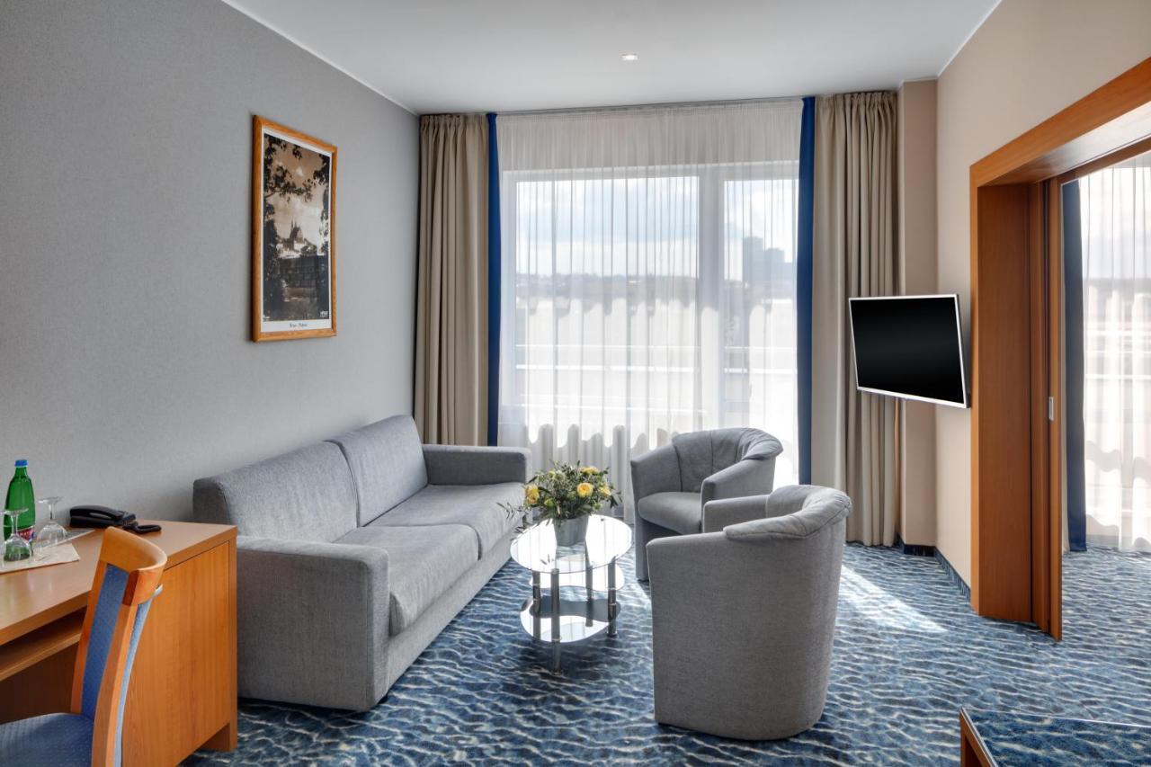 Avanti Hotel Brno Buitenkant foto
