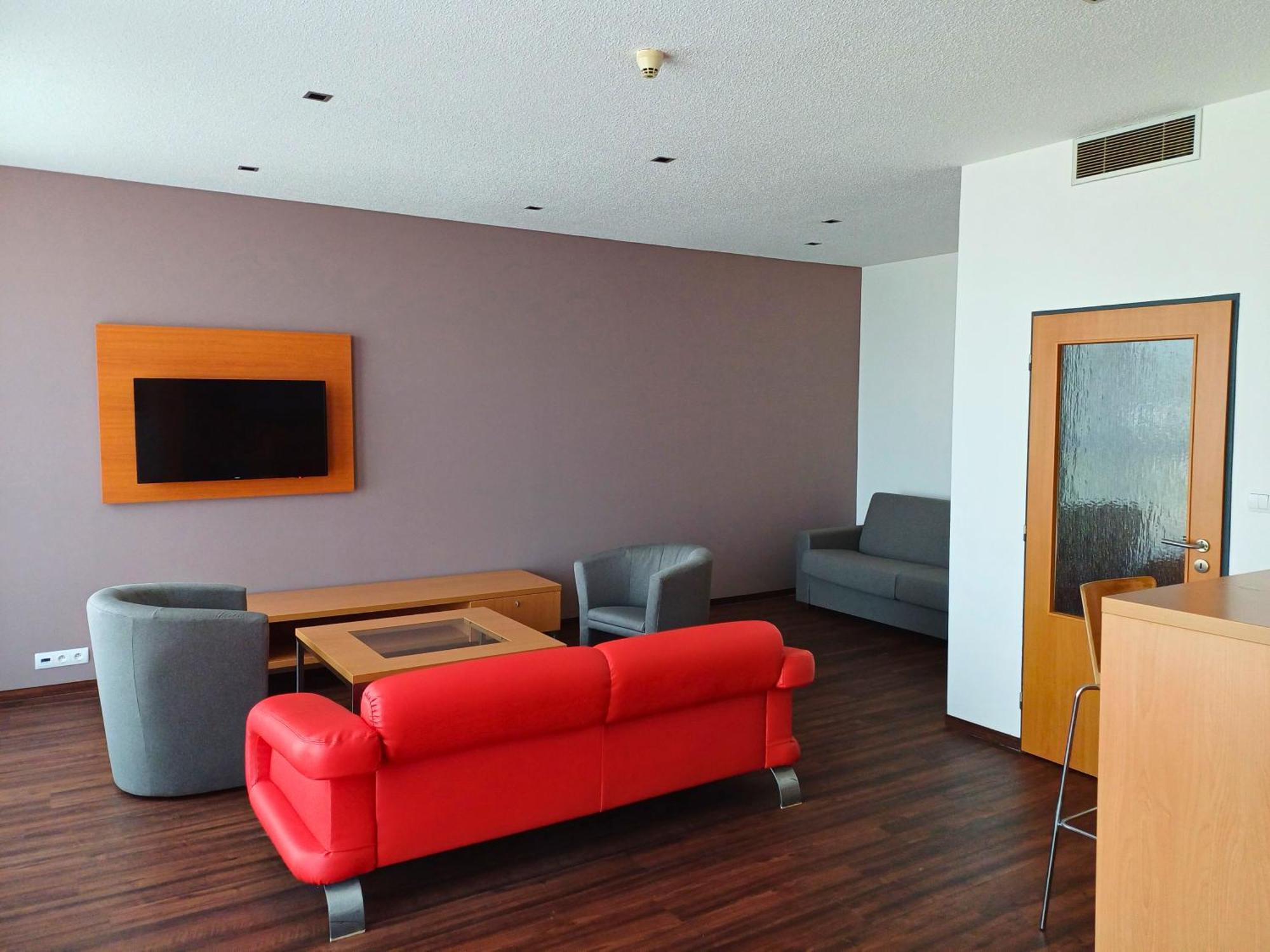 Avanti Hotel Brno Buitenkant foto