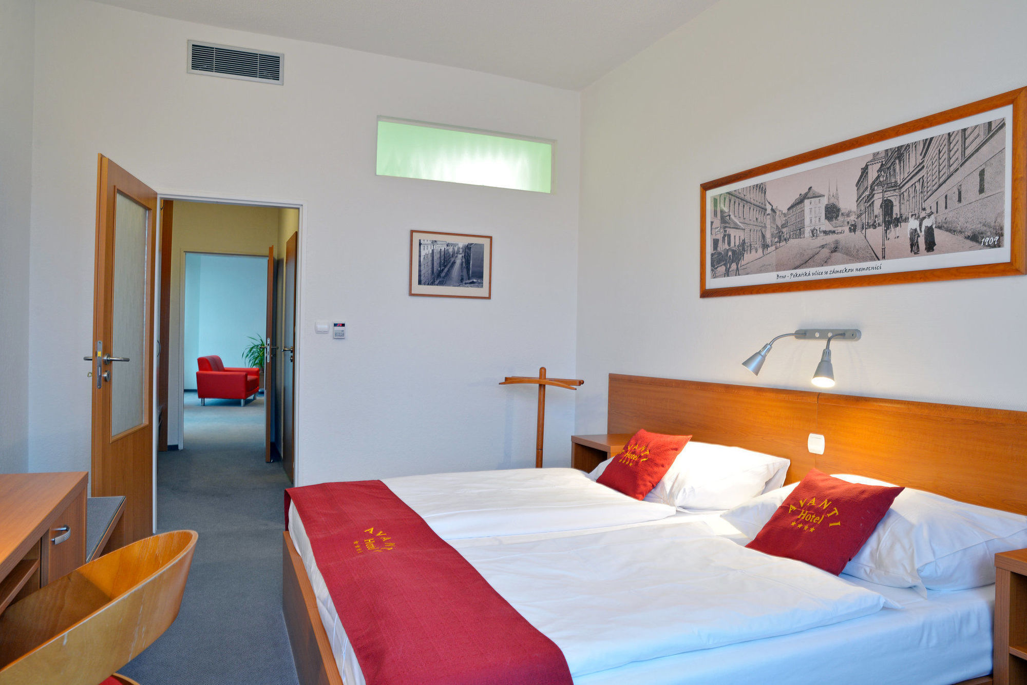 Avanti Hotel Brno Buitenkant foto