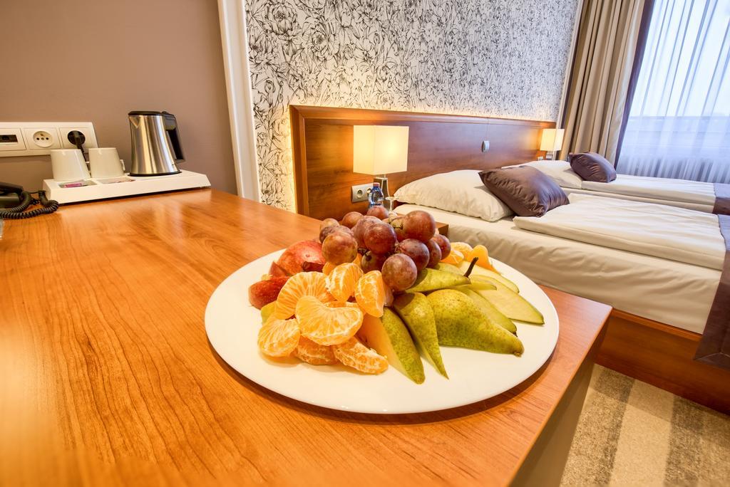Avanti Hotel Brno Buitenkant foto