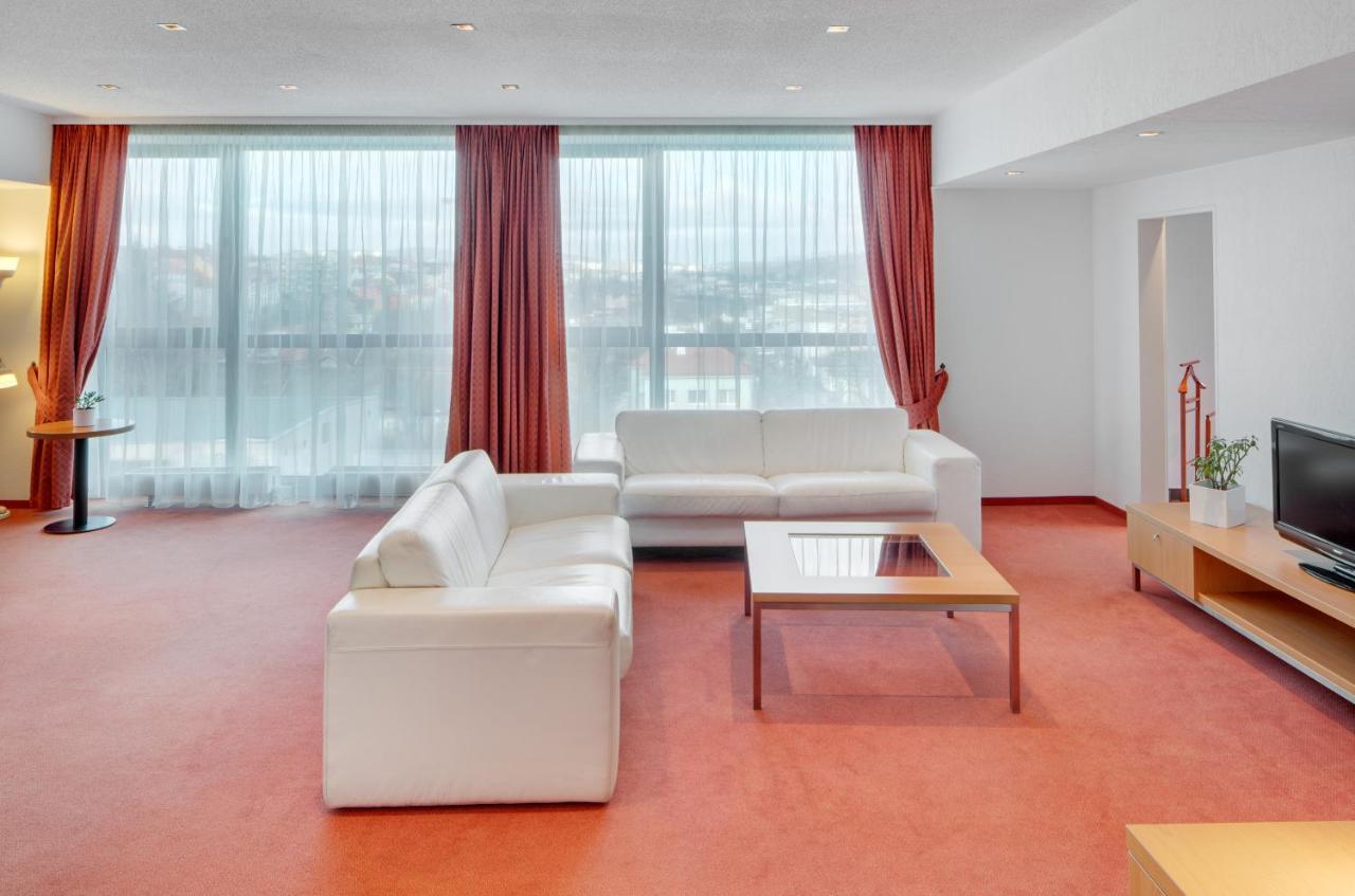 Avanti Hotel Brno Buitenkant foto